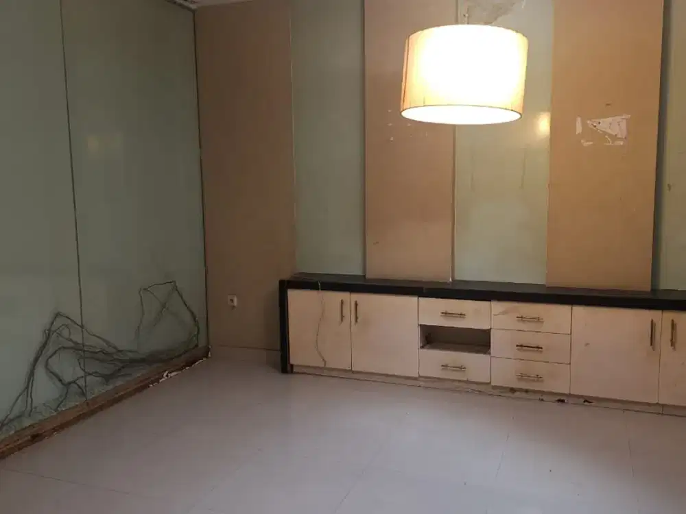 Turun Harga! Rumah 2 Lantai di Taman Modern Cakung, LT 135 m², LB 210 m², Kini 2 M Nego