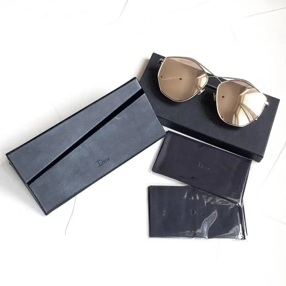 Dior Sunglasses Sun Glass Kacamata Hitam LIKE NEW