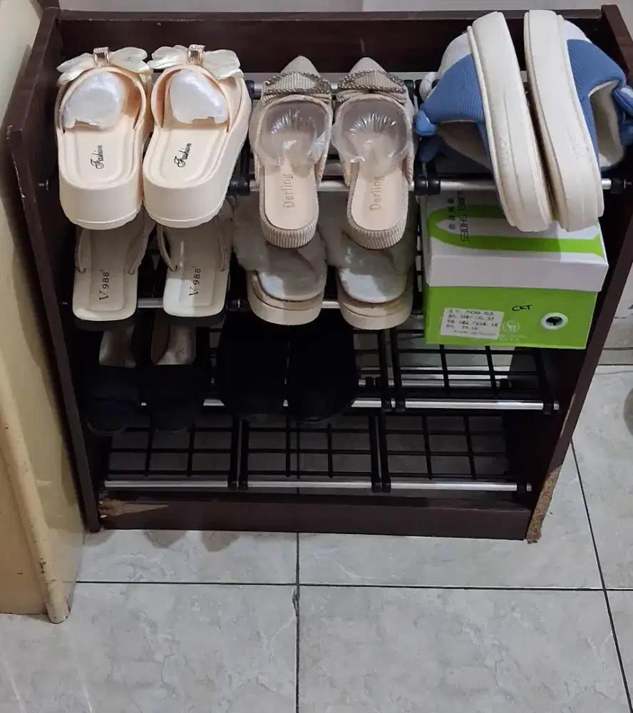 Rak sepatu bagus