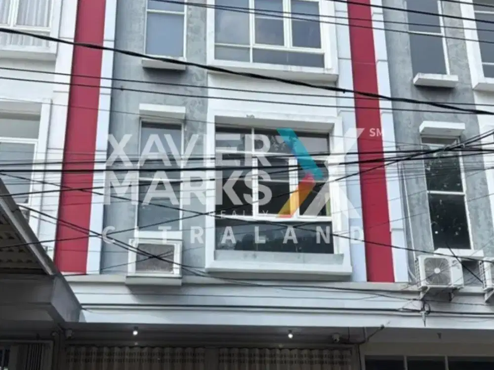 Ruko 3 Lantai Raya Dharmahusada Indah - Parkir Luas, Siap Pakai