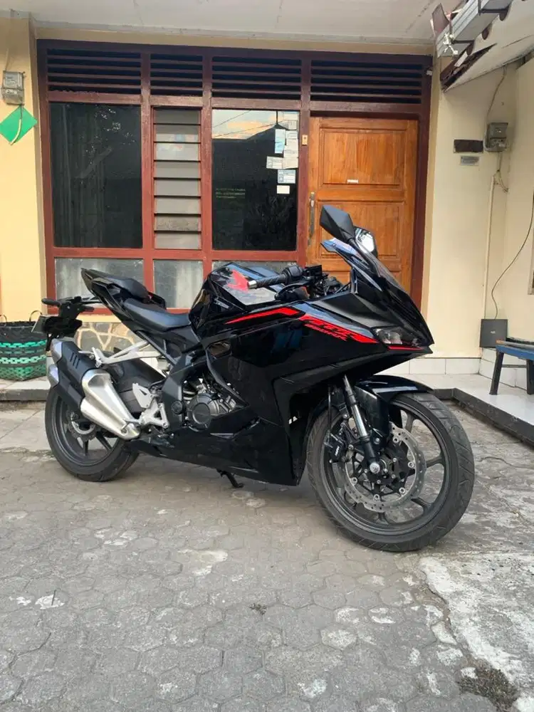 CBR250RR 2023 Black Freedom