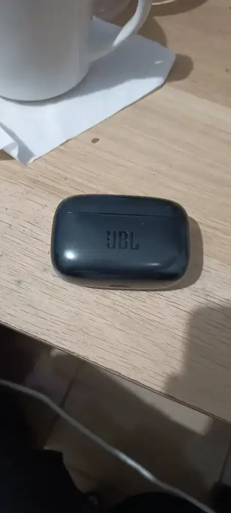 WTS JBL LIVE 300 TWS