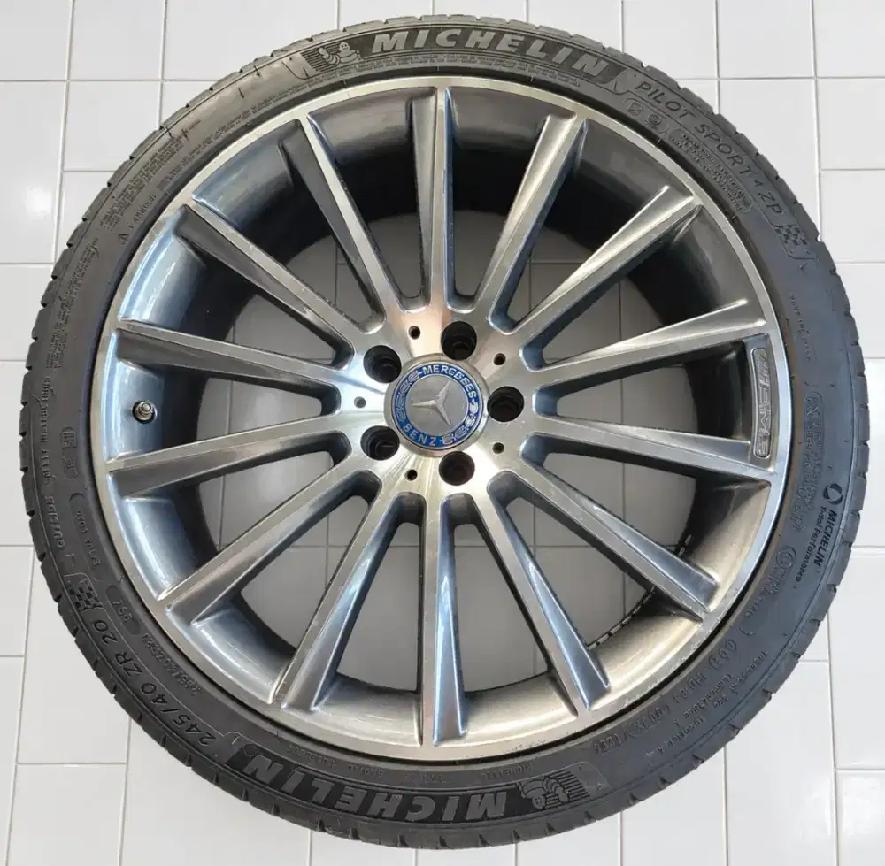 Velg Ori 2nd Mercy AMG Multi-Spoke R20 & ban Michelin Pilot Sport 4 ZP