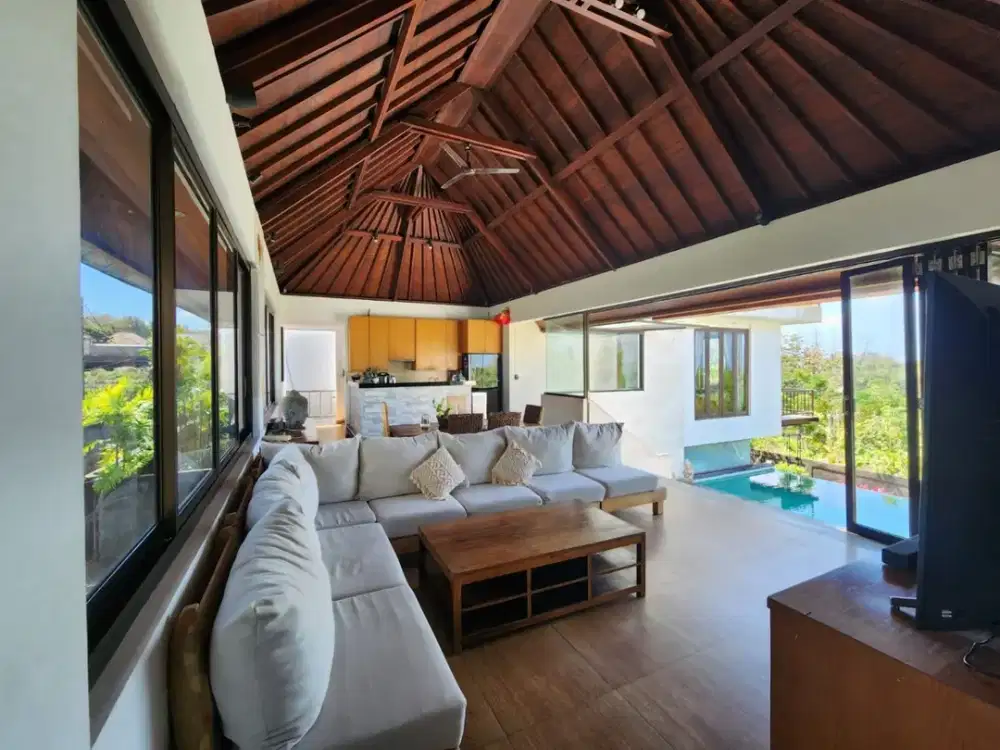 FOR SALE - LUXURY VILLA IN UNGASAN