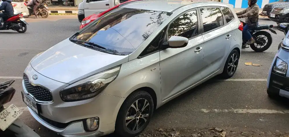 KIA All New Carens 2.0 LX AT Bensin 2013 Silver