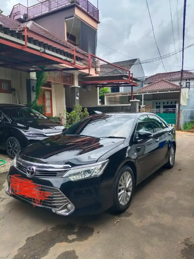 Toyota Camry hitam 2.5 V At