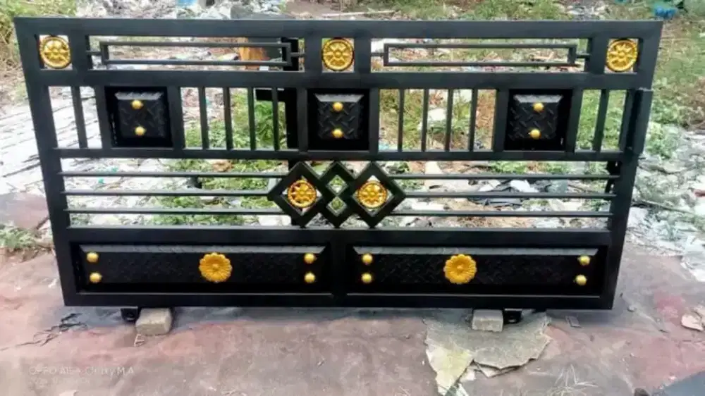 Kuli bangunan borongan / harian