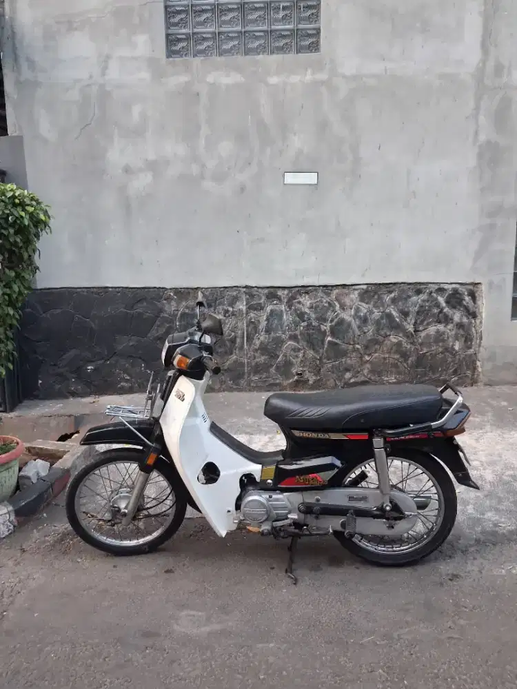 Astrea prima 1990