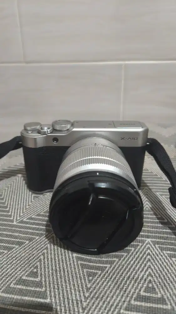 Fujifilm Mirrorless X-A10