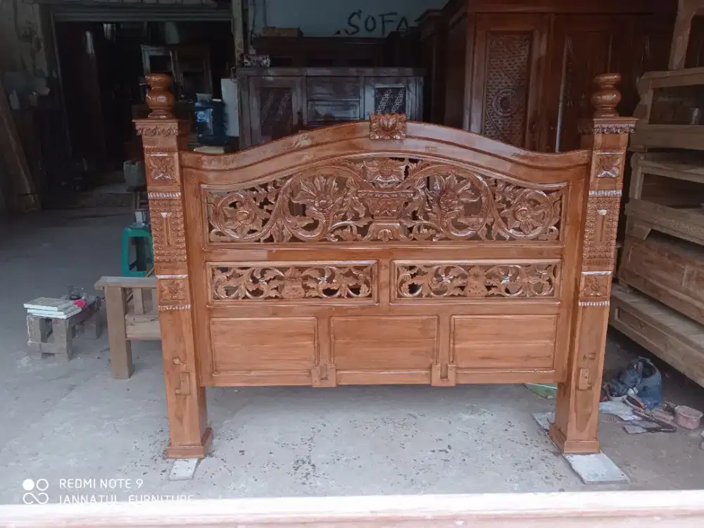 Tempat tidur rahwana jati