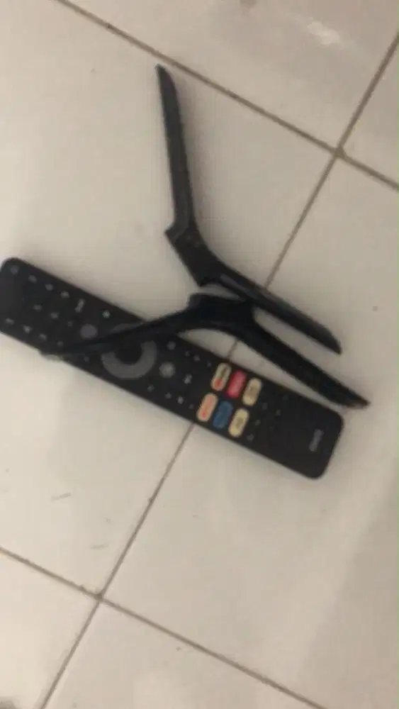 Chiq 43 inch Google tv kelengkapan tertera