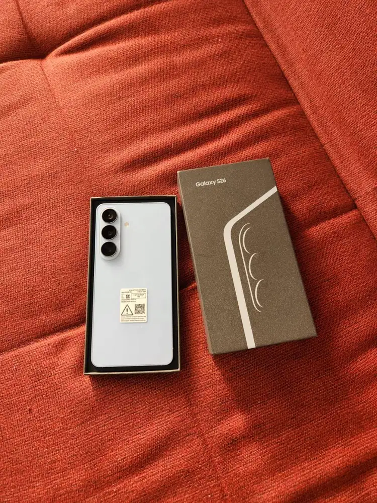 Samsung Galaxy S26 12/512gb sein like new