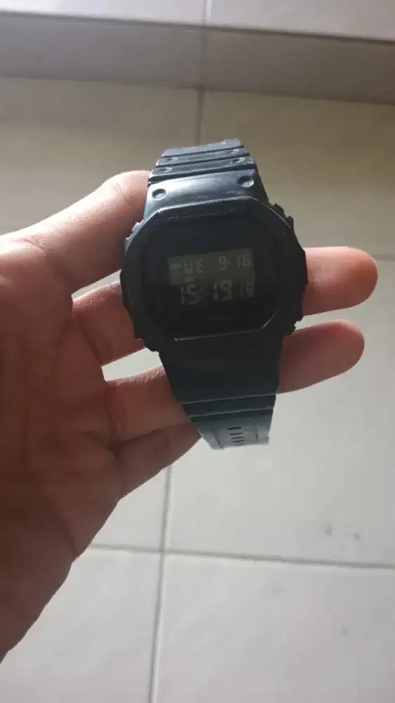 G-Shock dw5600UBB