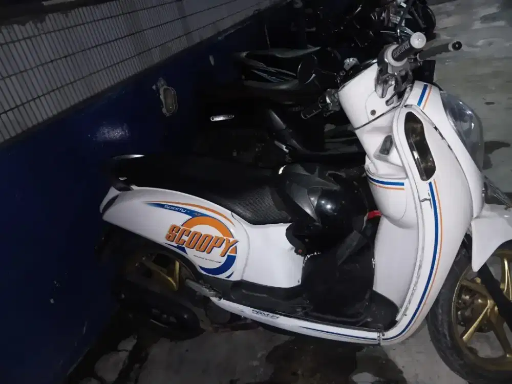 Honda Scoopy tahun 2015 Surat-surat lengkap BU