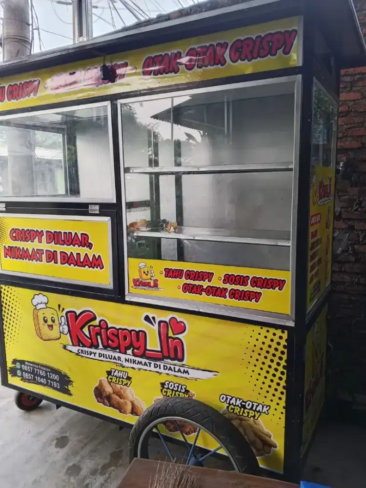 Gerobak tahu krispi dan sempol
