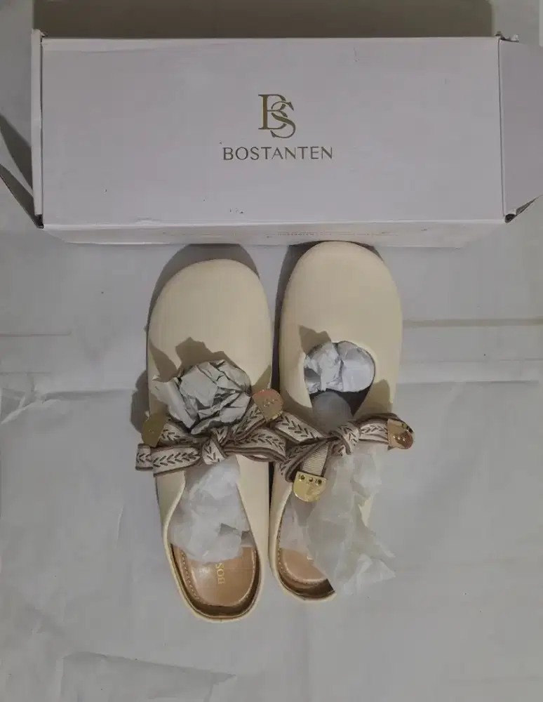 Sepatu sendal merk bostanten