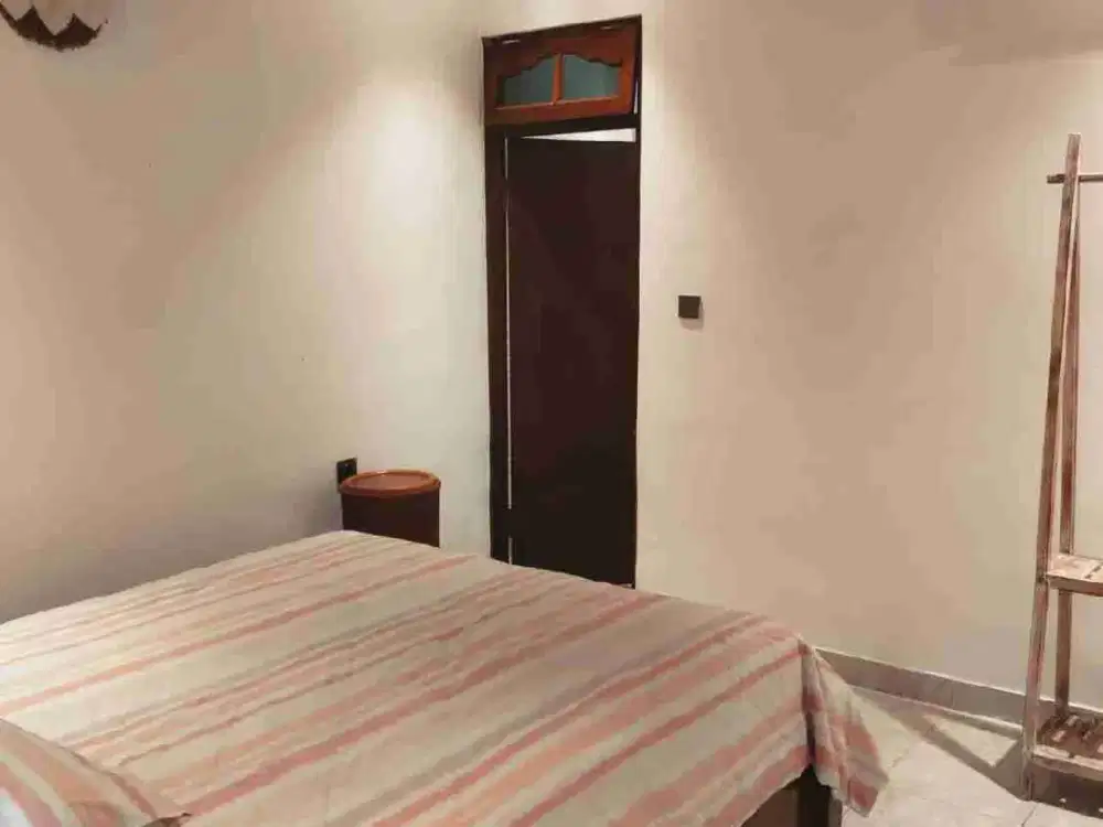 DISEWAKAN RUMAH DEMI FURNISH DI DENPASAR BARAT SL
