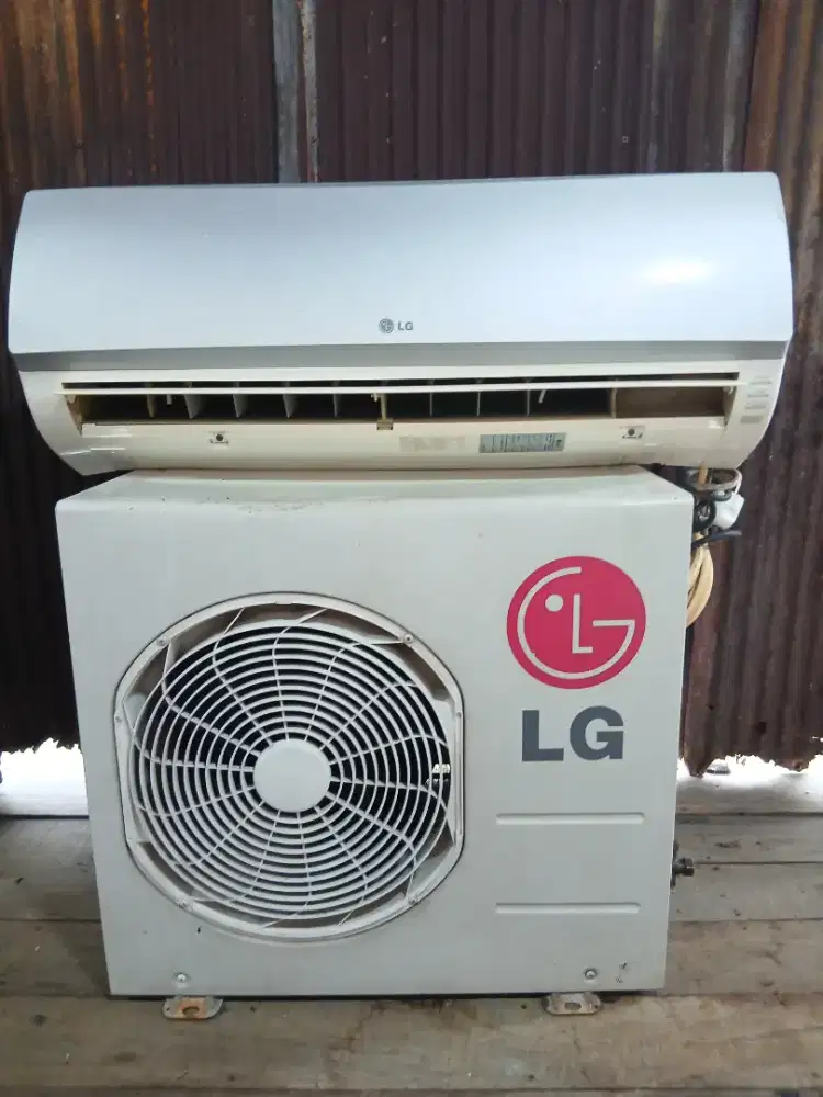 MENJUAL AC BEKAS 1/2 PK KOMPLIT