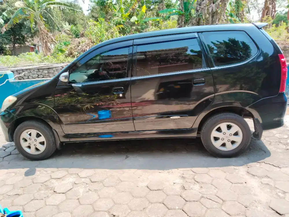 Xenia deluxe Xi-VVTi tahun 2010 penggunaan 2011