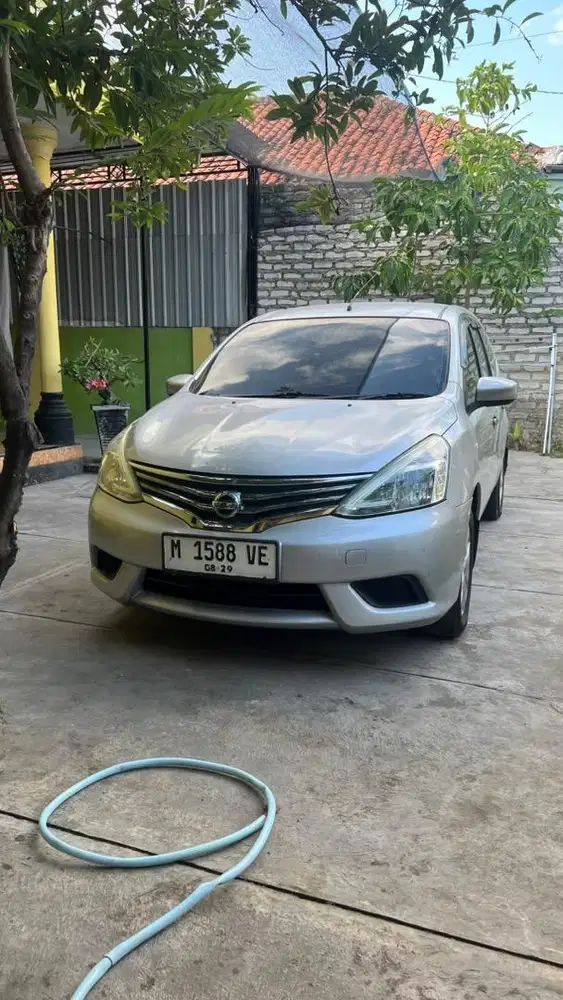 Grand Livina L11