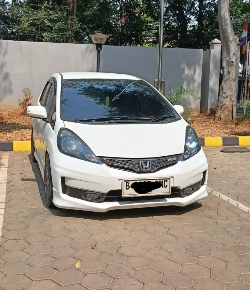 HONDA JAZZ RS MATIC 2013