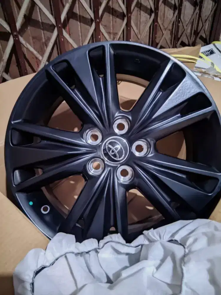 Velg R17 Toyota Innova