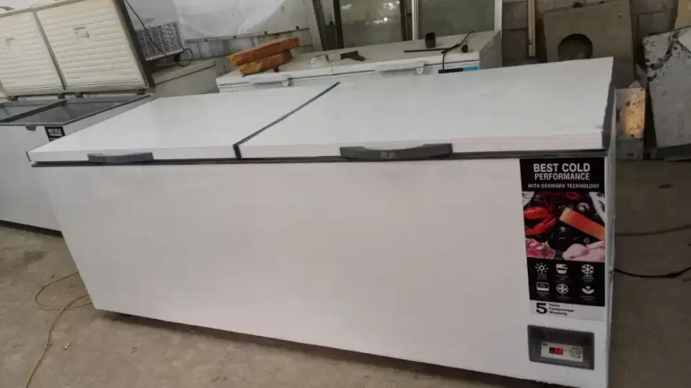 Frezer bok kapasitas 1200Liter