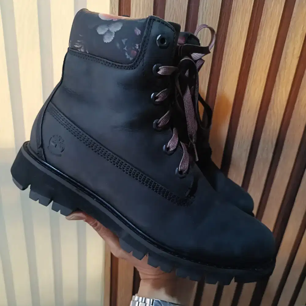 Sepatu boots wanita timberland authentic