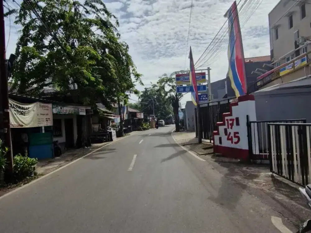 Dijual Cepat Rumah Pinggir Jalan Dekat Lotte Mart Taman Surya JakBar