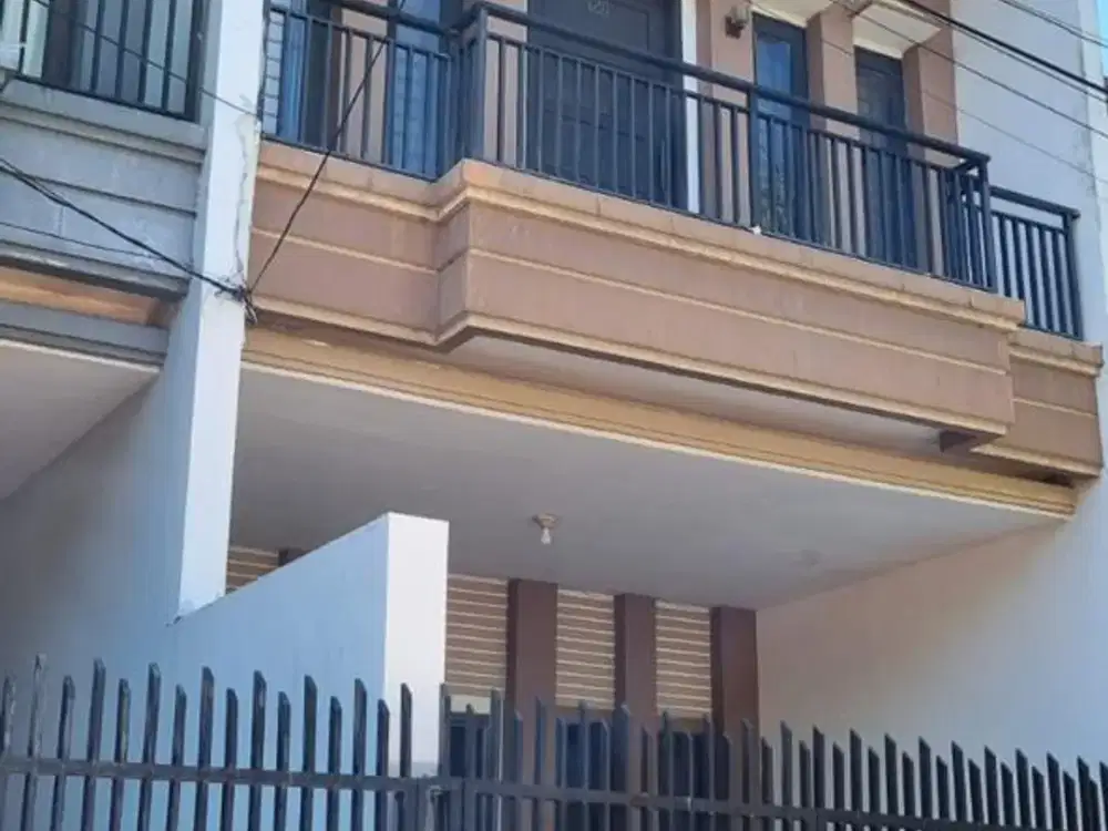 Jual Segera Rumah 3 Lantai di Gelong Baru Tomang Jakarta Barat