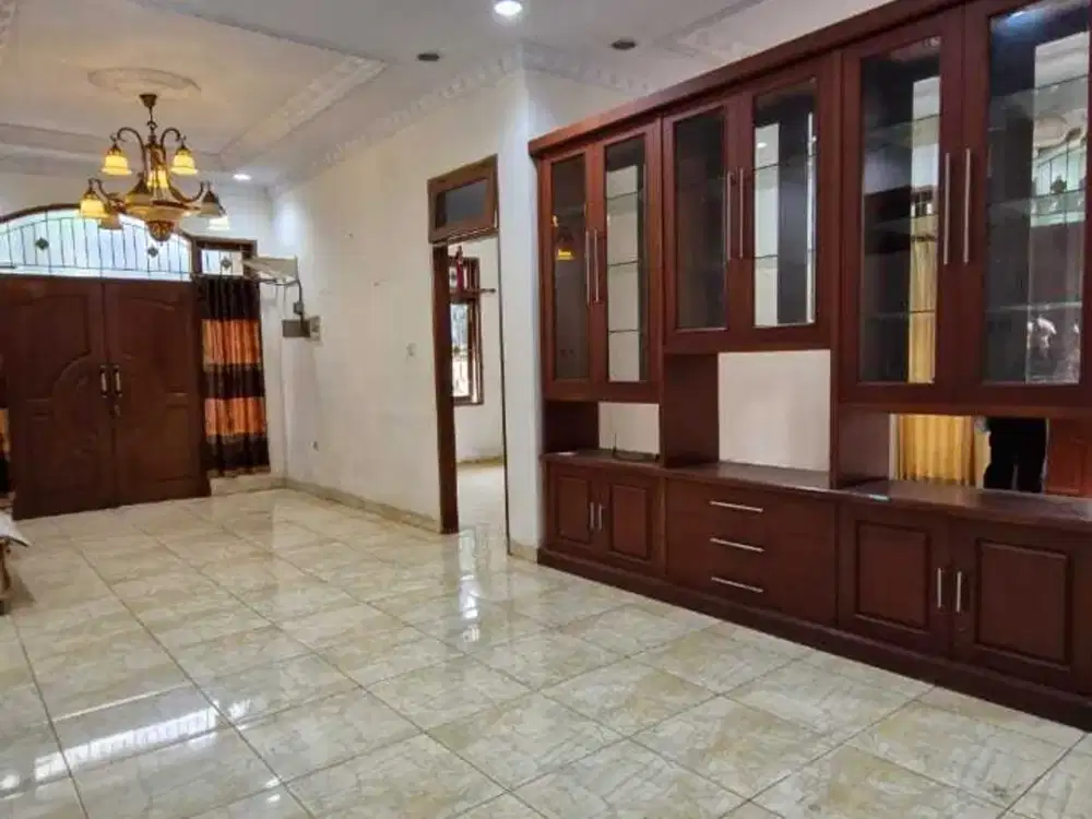 Disewakan Siap Huni Rumah 2 Lantai di Citra Garden 5 JakBar