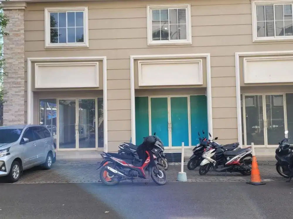 Jual / Sewa Ruko Ruko 3,5 Lantai di Pertokoan Greenlake Karang Tengah