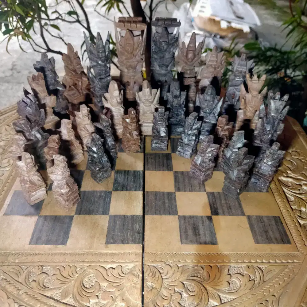Catur ukir antik