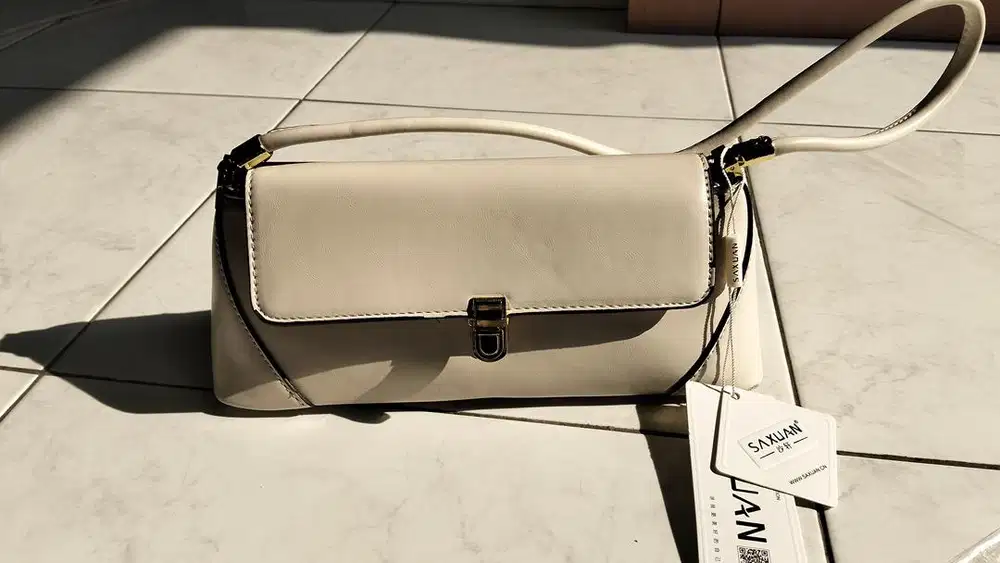 tas baru sekali dipakai