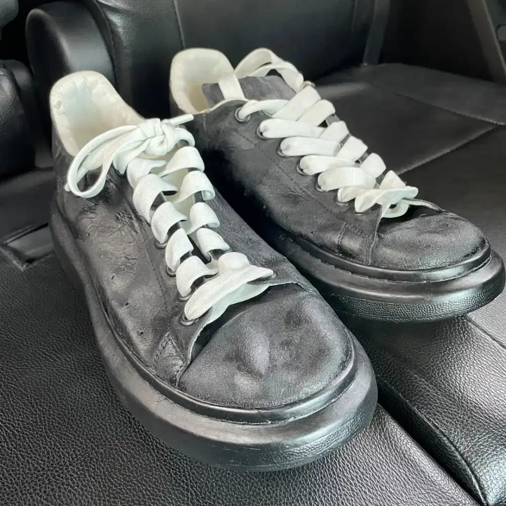 Alexander Mcqueen Dicat Hitam Size 42 Insole 27 cm