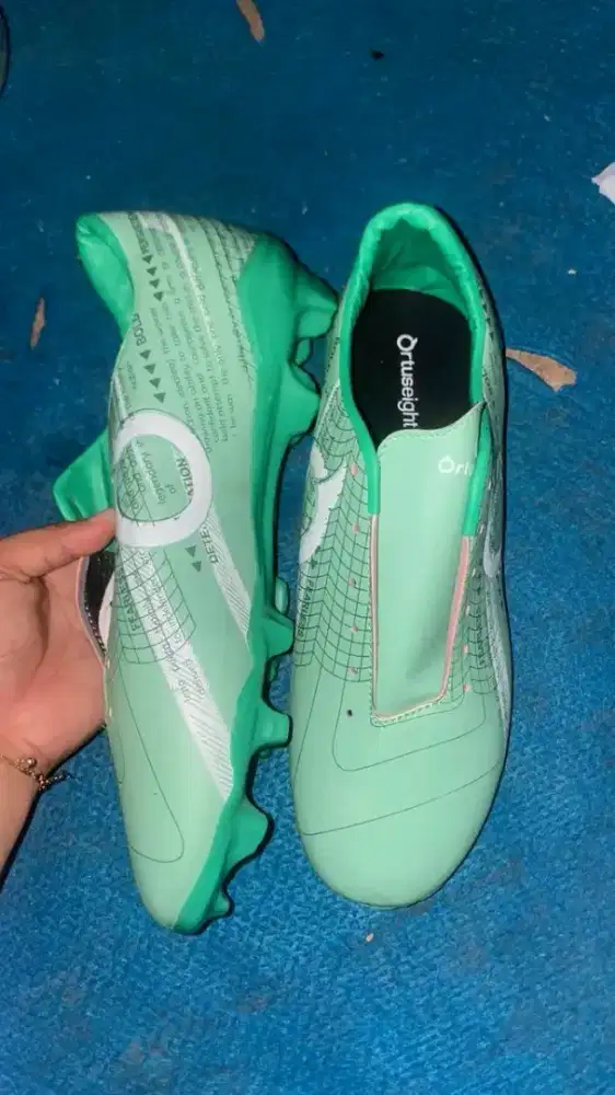 3 sepatu bola 250rb kondisi baru