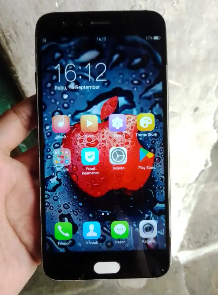 Oppo F3 4G 4/64 layar 5.5 inchi normal