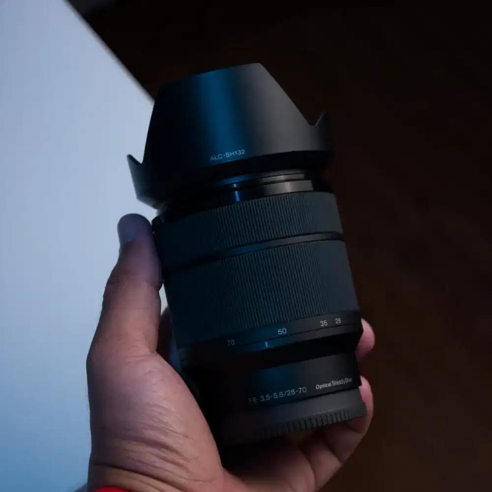 Lensa Sony FE 28-70mm F/3.5-5.6 full frame, mulus original