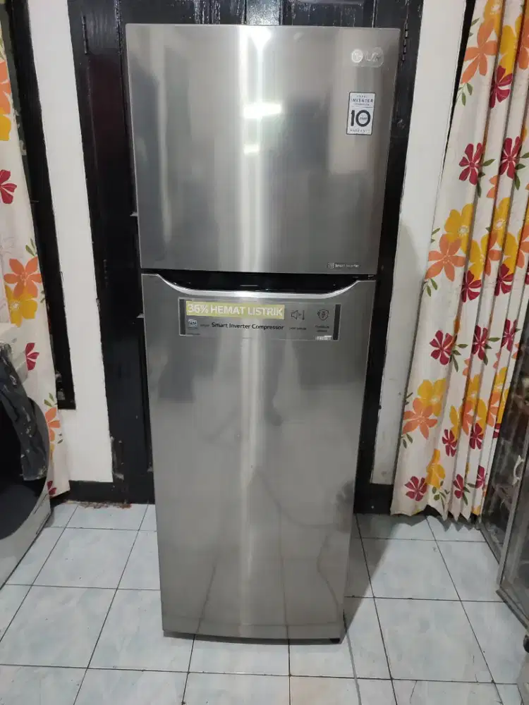 Kulkas 2 pintu LG smart imverter