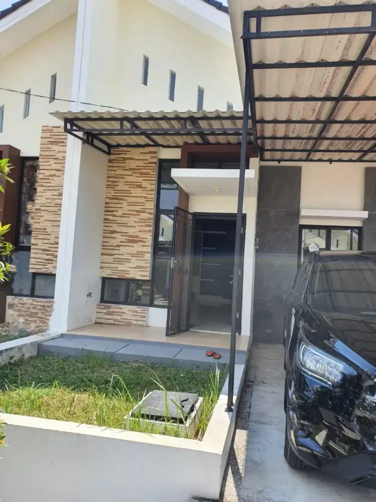 Jual Cepat Rumah 1,5 Lantai dan Full Renov di Dalam Cluster Green Ara.