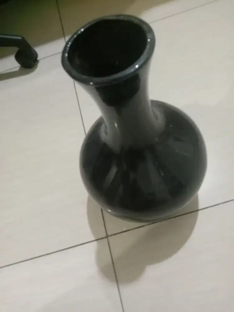 Hiasan rumah guci