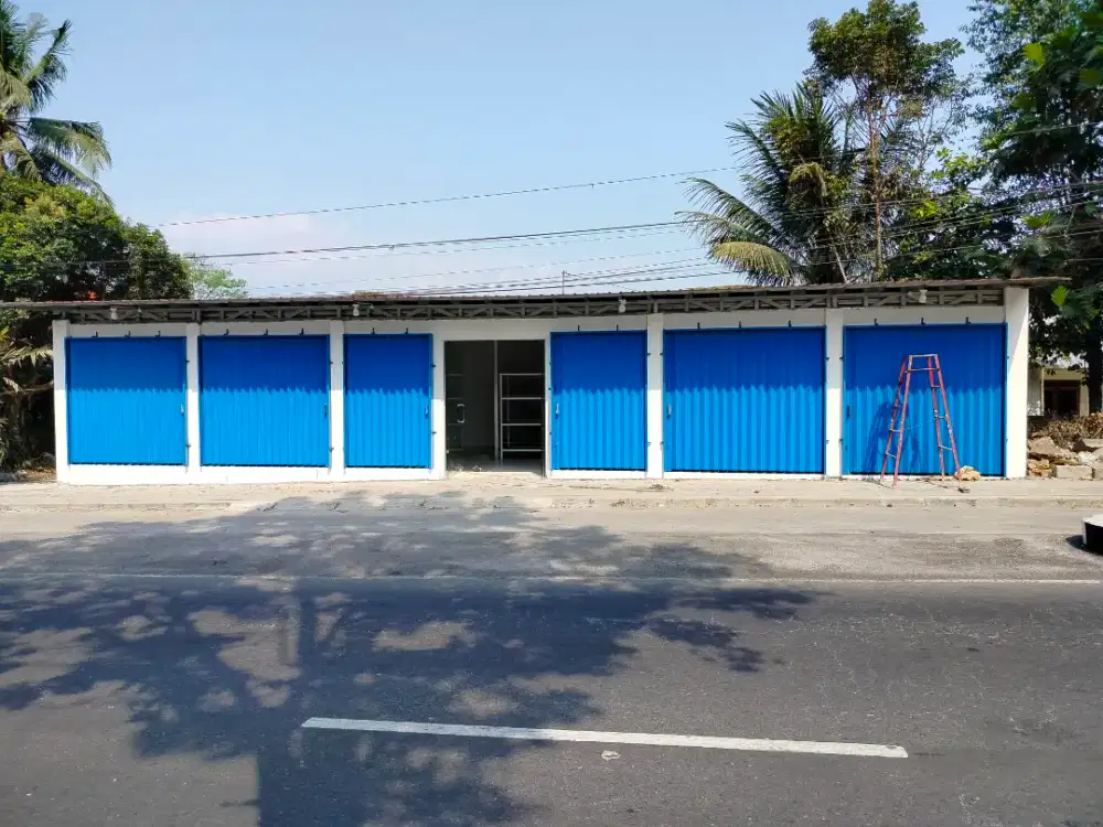 Disewakan Ruko 100% bangunan baru beserta rumah dan pekarangan luas