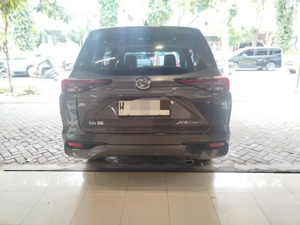 Daihatsu Xenia R deluxe 1.5 MT 2024