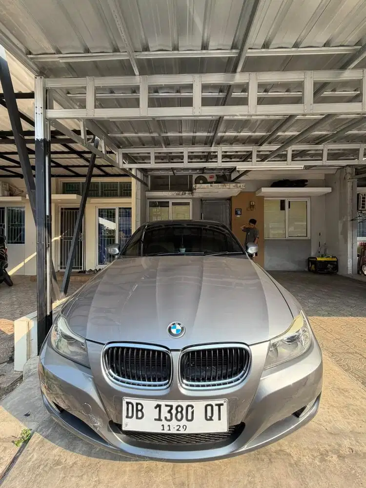 Bmw 320i E90 tahun 2010 (pribadi, siap pakai)