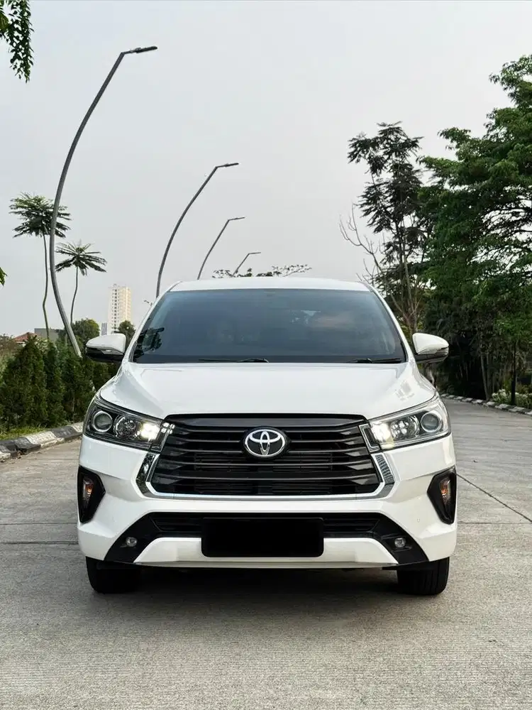 Toyota Innova 2.4 V Diesel Luxury At 2022