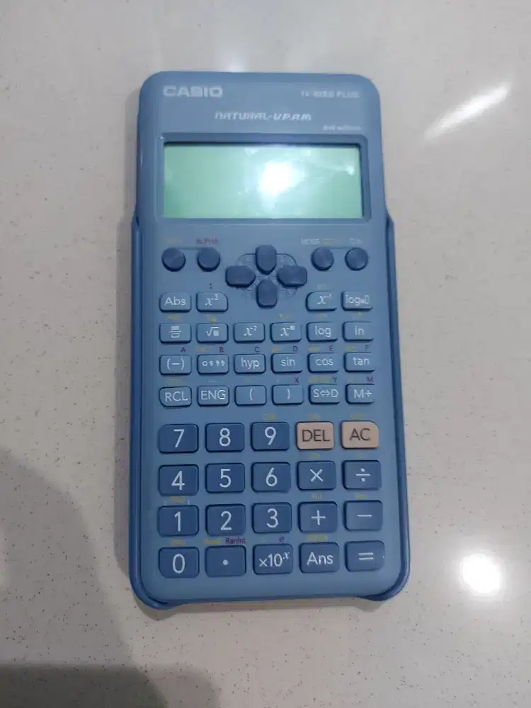 Calkulator Casio FX 82 ES Plus