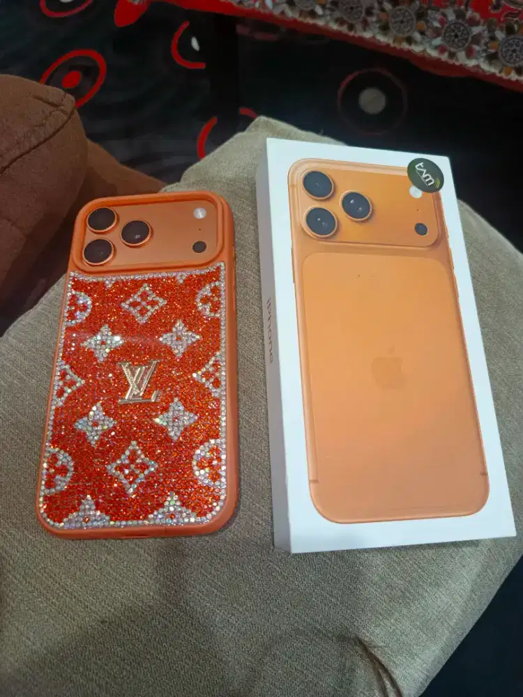 I-Phone 17 Pro Max Cosmic Orange