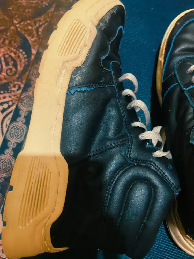 Sepatu merk Jackson minus seperti di gambar sudah dijait