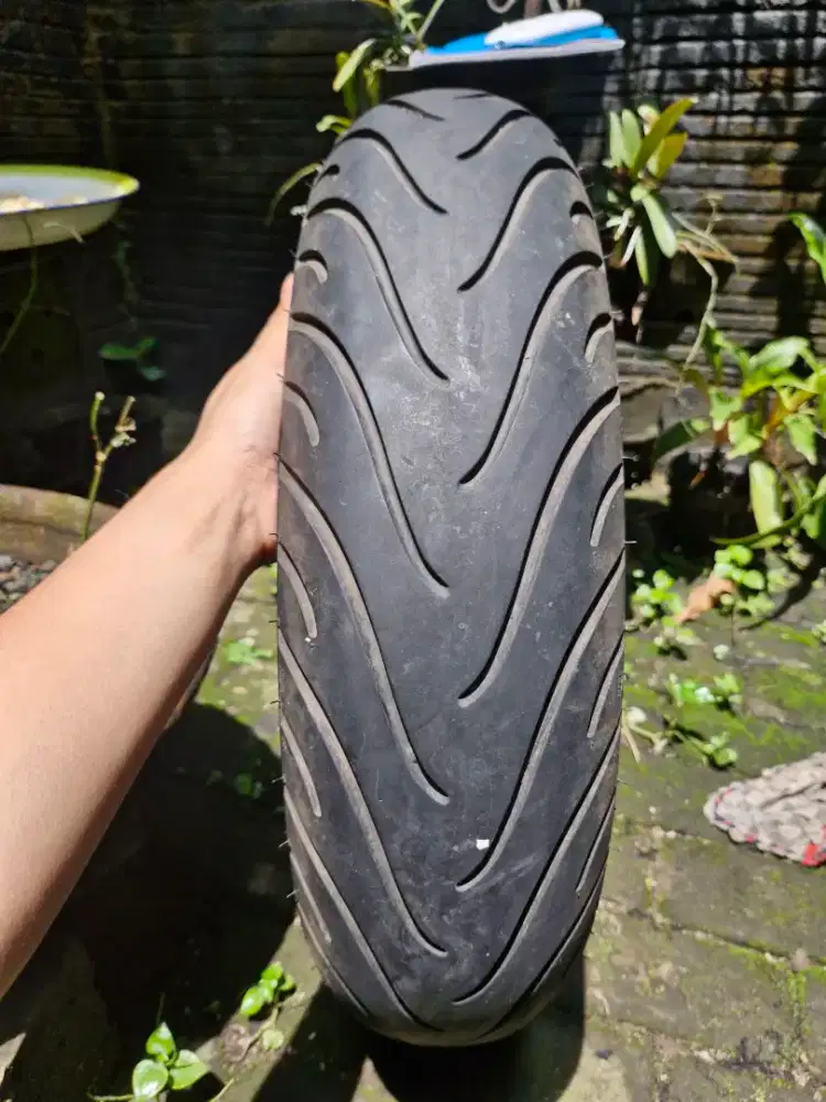Ban Michelin Pilot Street 140/70 R17