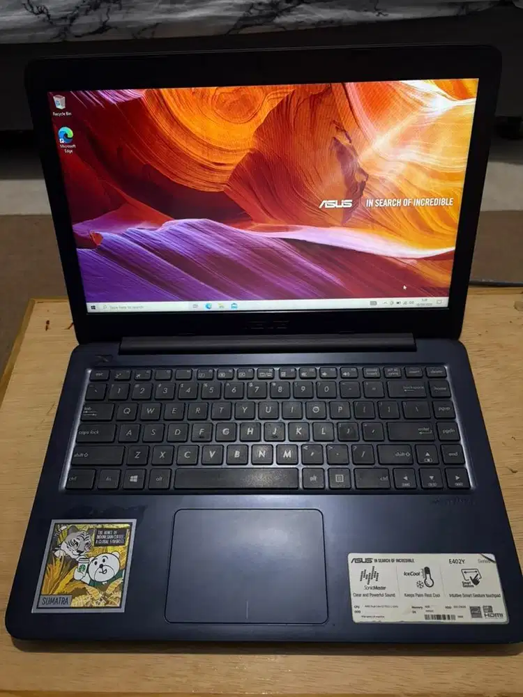 Asus E402Y 256GB